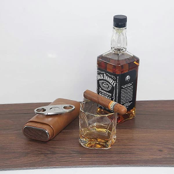 3-fingers cigarrfodral i läder, cigarrhumidor med cederfoder och cigarrsax i silverfärgat rostfritt stål