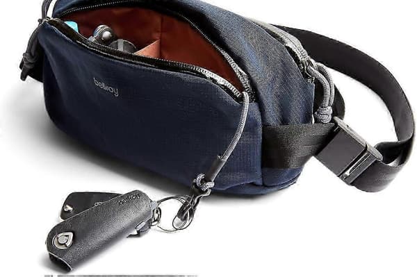 Venture Ready Sling 2.5L Nightsky 2025