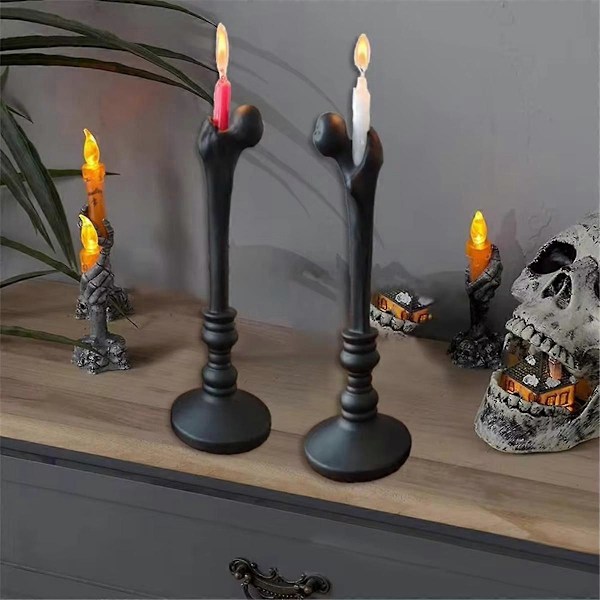 Halloween Ljusstake i Resin med Mänskligt Ben, Ljusfat för Koniska Ljus, Gotisk Heminredning