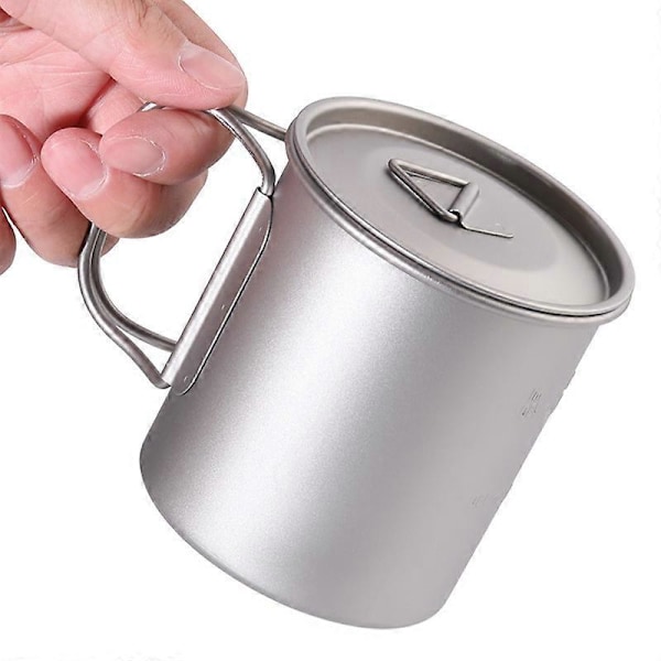 Utomhusmugg i ren titan med fällbart handtag