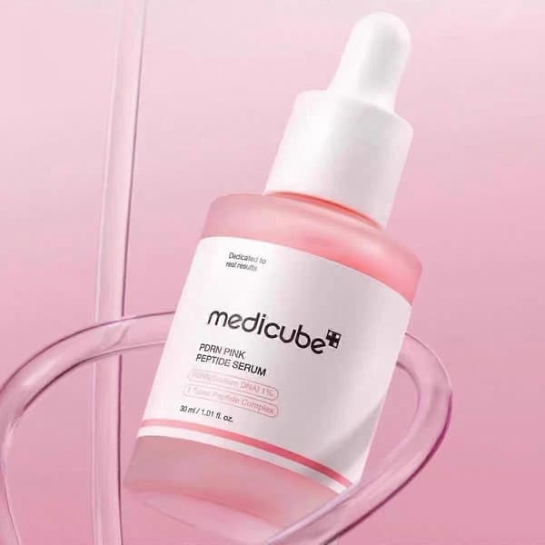 MEDICUBE PDRN PINK PeptideSERUM 30ml Vård mot fläckar och för elasticitet 2025