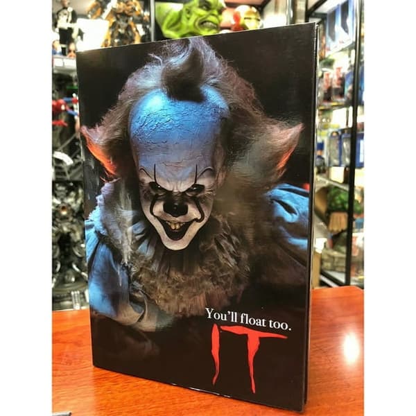 NECA - IT - 7\" Skala Action Figur - Ultimate Pennywise (2017)