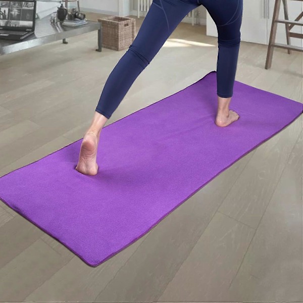 Mikrofiber Hot Yoga Håndklæde Måtte med Skridsikker Silikone Grip og Sikre Elastiske Stropper, 61 x 183 cm (Lilla)