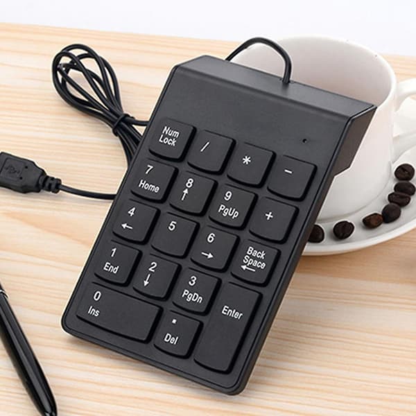 18-knappars Mini USB Trådbunden Numerisk Tangentbord Numpad för PC Laptop Dator