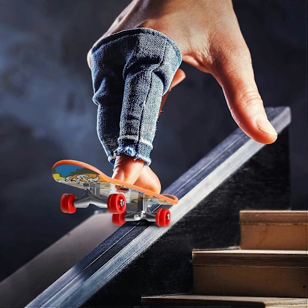 10 stk. Mini Skateboards Finger Skate Fingerboard Leketøy Fingertupp Bevegelsesbrett for Voksne Gutter Jenter, Tilfeldig Mønster