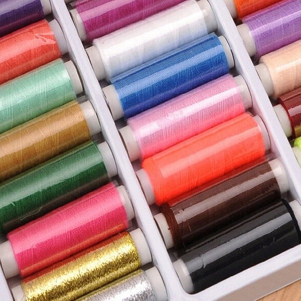 39 ruller assorterede farve spoler polyester tråd til symaskine