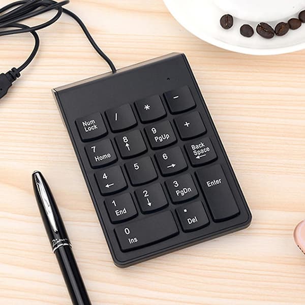 18-knappars Mini USB Trådbunden Numerisk Tangentbord Numpad för PC Laptop Dator