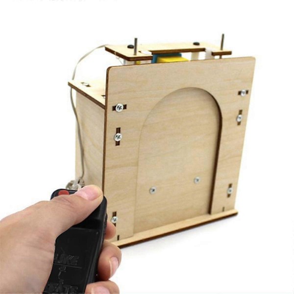 Trähissdörr Nr 1 Självbyggt Hus Garage Modell Elektrisk Dörrsats DIY Teknik Gizmo Leksak