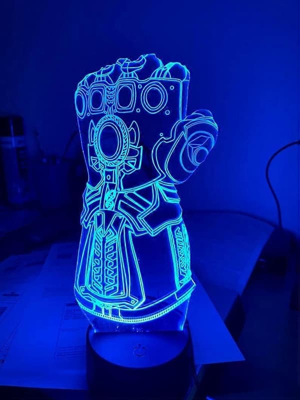 SBSG Infinity Gauntlet lampe 3D illusjon nattlys, fjernkontroll bordlamper