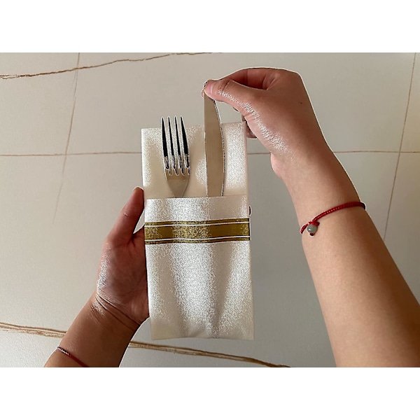 Elegante guld- og hvide engangsservietter - 50 stk., linnedfornemmelse, præ-foldet med indbygget bestiklomme - Perfekt til bryllupsfester