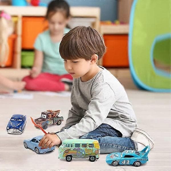 Bilar 2 Mater Leksaksbil Diecast Filmfigurfordon Modellleksaker Roliga Presenter till Barn Pojkar Flickor
