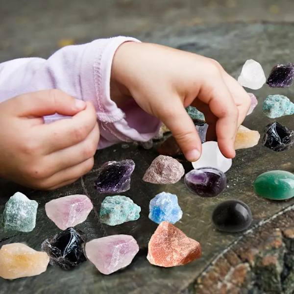 Adventtikalenteri 2023 24 kpl Luonnonkristalli Jalokivi kivi Mineraalilaatikko Täydellinen Rock Collection Joululaskenta Lasten lahja 24pcs