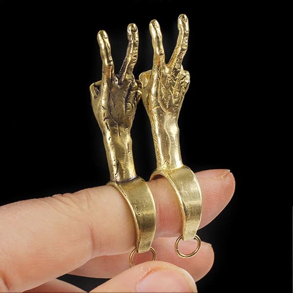 Sigarettholder Simulering Håndform Solid Kobber Håndfri Røyking Fingerring For Spill