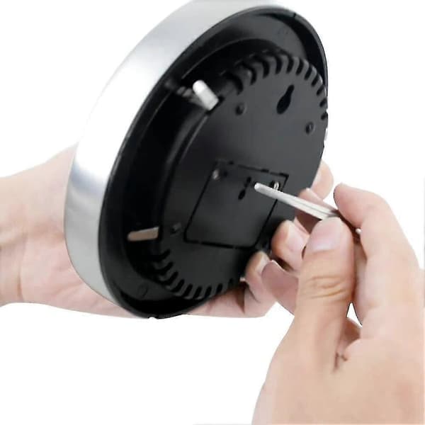 Barometer av urtavletyp med termometer, hygrometer, väderstation och mätning av barometriskt tryck
