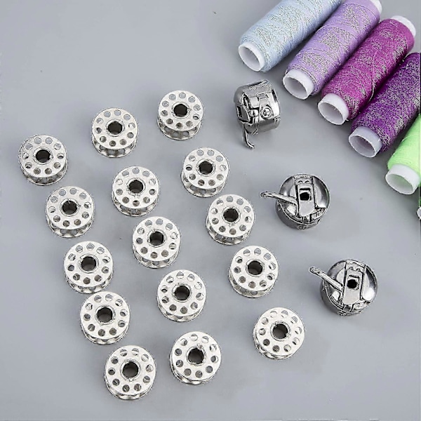 Puolakotelo ompelukoneeseen 3 kpl ja puolat ompelukoneeseen 15 kpl metallia
