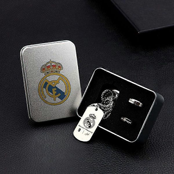 Fans presenterar Real Madrid souvenir presentförpackningar
