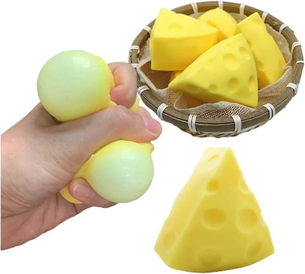 Langsomt stigende fidget-legetøj, simuleret ost blød elastisk klemme-tekstur, multi-størrelse multi-farve angstlindrende sensorisk håndspilspynt A(7cm triangular cheese)