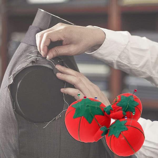 Tomatformet nålepude DIY til korssting syning håndarbejde til