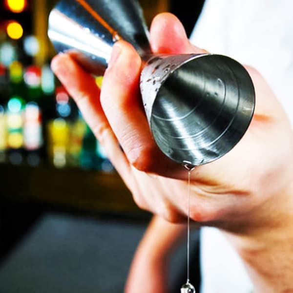 Cocktail Jigger i rustfrit stål, professionel bartender drikkevaremålekop med indbygget skala