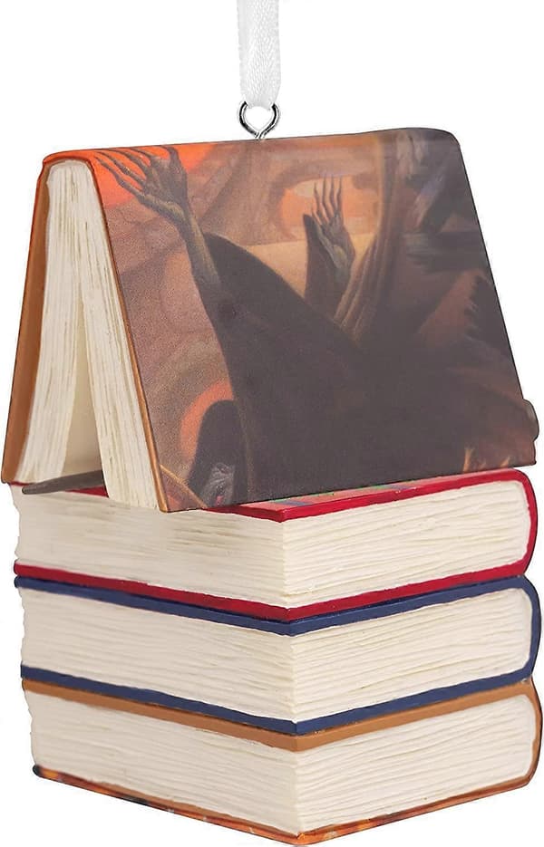 Hallmark Harry Potter Staplade Böcker med Trollstav Julgransprydnad, 5,66 x 6,99 x 5,79 cm