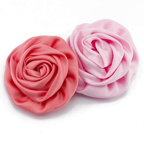 32 stk. 3\" Bløde Matte Satin Silke Blomster til Børns Hårpynt Kunstige Rullede Roset Stofblomster (Multi)