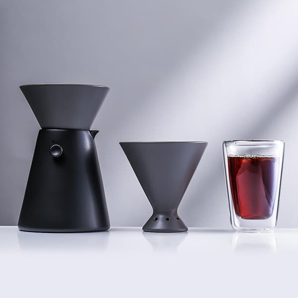 Kaffetrakter for husholdningsbruk, egnet for brygging av kaffe og te