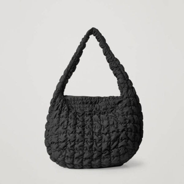 Casual Stor Rymlig Tote Axelväska Designer Rynkad Handväska Lyxig Nylon Quiltat Vadderad Crossbody Väska.Svart