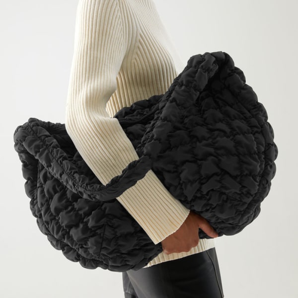 Casual Stor Taske med Skulderrem Designer Rynket Håndtaske Luksus Nylon Quiltet Polstret Crossbody Taske.Sort