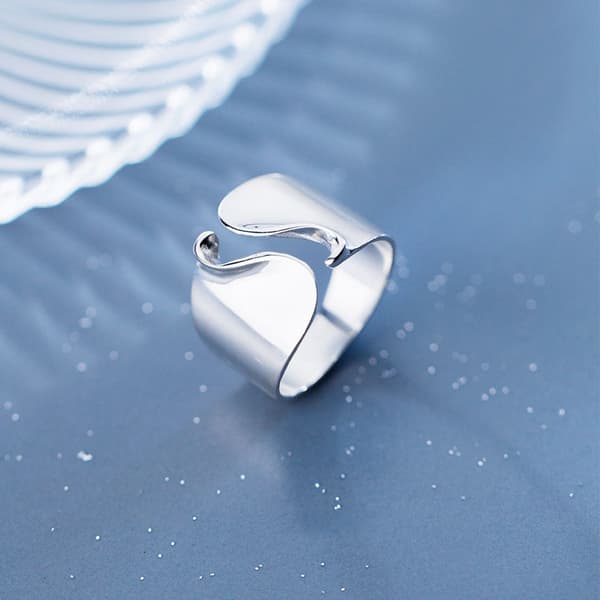 Silverring, glänsande vågig twist justerbar ring