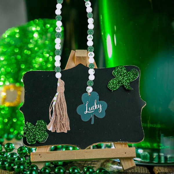 Pyhän Patrickin päivän puuhelminauha tupsuilla, roikkuva shamrock-koriste
