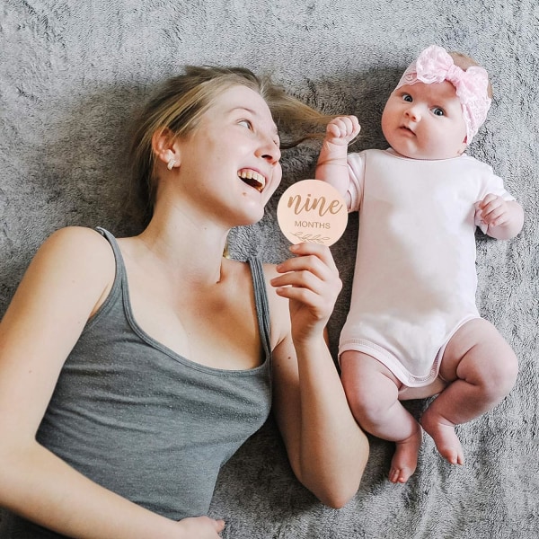 14st Månadskort för baby Trä Milstolpeskivor Baby Första året Tillväxt Foto minnesrekvisita