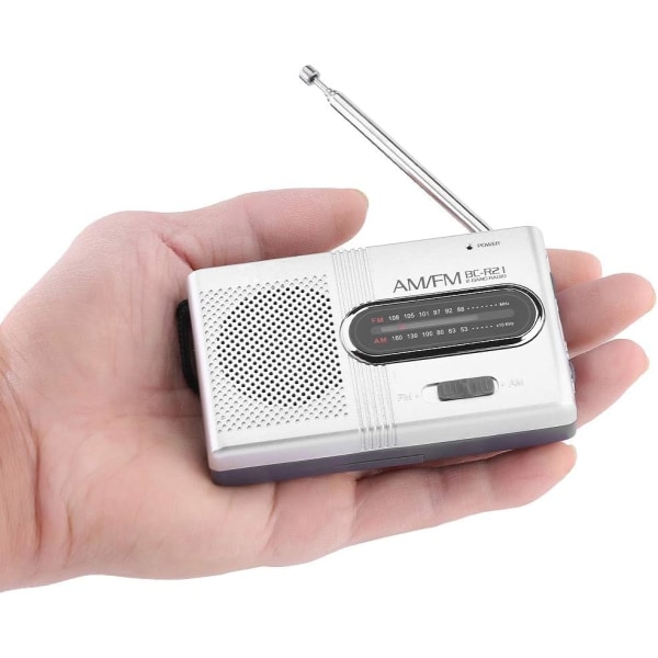Bärbar radio, FM-radiospelare som drivs av 2 AA-batterier (ingår ej), miniradio med inbyggd högtalare, silver