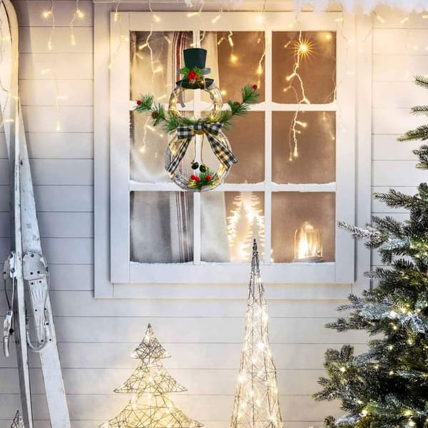 Julkrans i trä med LED-snögubbe, hatt och rosett