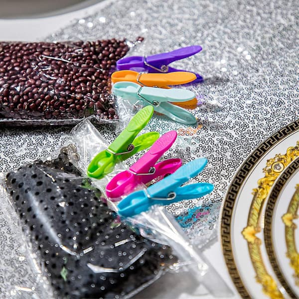 48 klesklyper i sterk plast med fast grep for klesvask