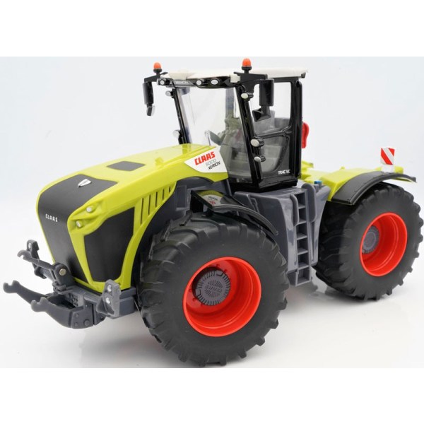 Iso-Britannian Claas Xerion 5000 -traktori