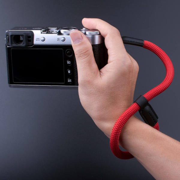 Kamerarem i handled kompatibel med Sony A6400 A6000 A6300 A6500 RXIR II RX10 IV X100F X-T30 X-T4 X-T3 X-T20 X-T2 X100S E-M10 Mark II III M5 Coffee Red