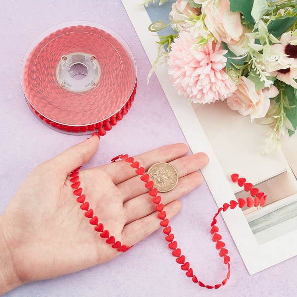 Rött kärleksband, 8 mm brett polyesterhjärta spetsband Hjärtapräglat band Presentförpackningsband