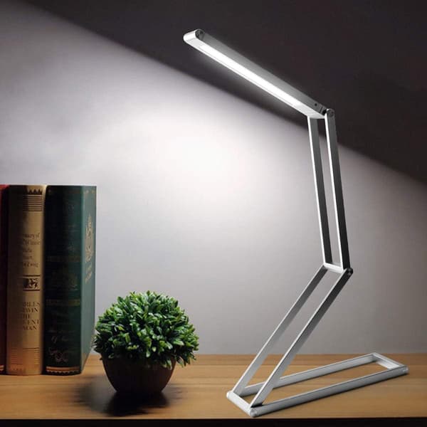 LED-skrivebordslampe, sammenleggbar trådløs USB-oppladbar bordlampe, svingbart lampehode, 3 dimbare moduser (sølv) silver