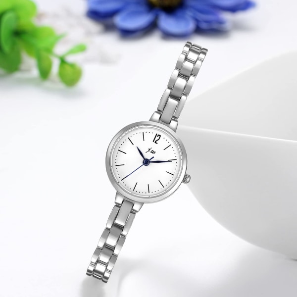 Elegant analog kvartsur för kvinnor, litet enkelt armband i metall, silver