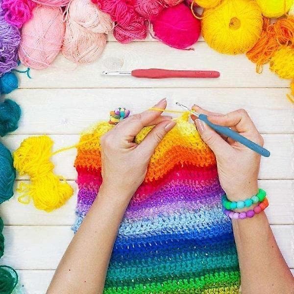 45-delars set med virknålar, markörer, måttband - Stickningsset multicolor