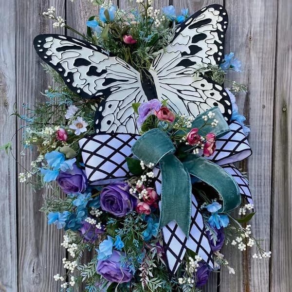 Vår Dråpeformet Swag, Rose Butterfly
