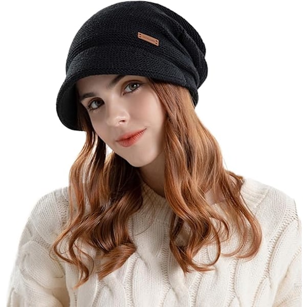 Damer Slouchy Strikket Hat Vinter Varmt Fleeceforet Beanie Hat Strækbar Skull Cap med Visir Brim, Sort