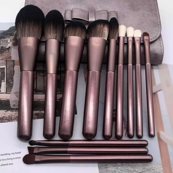 Makeupborstar 12 st Makeupborste Set Premium Syntetiska Borst Foundation Makeupborstar Concealers Professionella Makeupborste Set (Kaffebrun)
