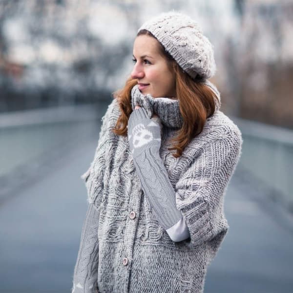 Dame Arm Varmer Strikket Fingerless Termiske Handsker Langærmet Håndled Varmer Damer Vinter Varme Tommelfingerhul Mitten 2 Par (Sort og Grå)