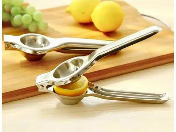 Manuell juicer for sitroner og sitrusfrukter