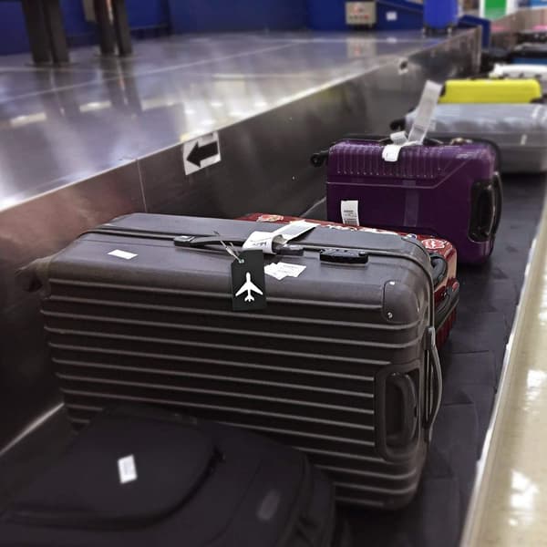 Silikone bagagemærke med navneskilt - Perfekt til hurtigt at finde bagage og kuffert efter ejer (Sort 2-pak mærker) Black