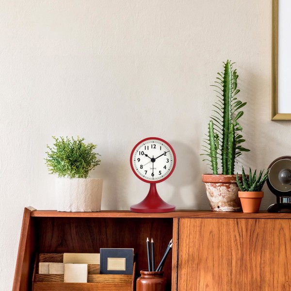 Klassisk metallvekkerklokke, stillegående vekkerklokke liten analog bordklokke for nattbord, soverom, kontor red
