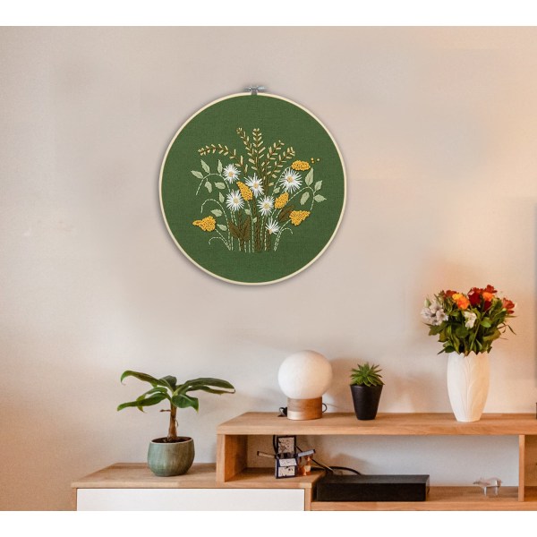 Broderiset for broderikit - DIY broderistartersett for voksne nybegynnere - Stemplet blomstermønster med instruksjoner, tråder og nåler