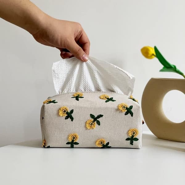 Blomsterbroderi för pappersnäsdukar