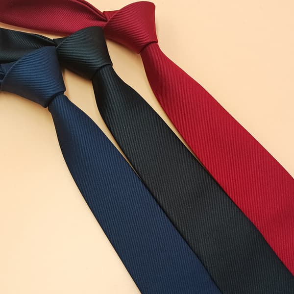 Ensfarvet slips - Formelt slips til mænd - Crimson